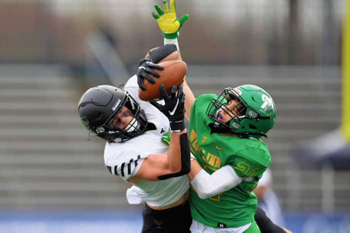 Tualatin.West-Linn.6A-football-semifinal.Leon-Neuschwander.48
